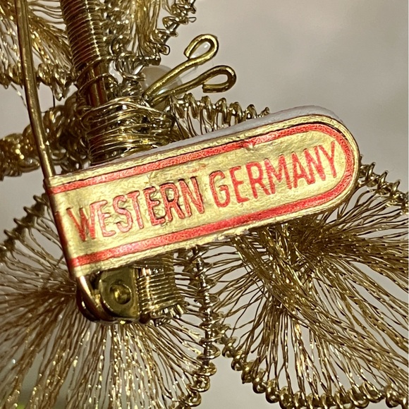 Vintage Handmade in Western Germany Gold Tone Butterfly Brooch Clip Earring Set - Picture 10 of 12